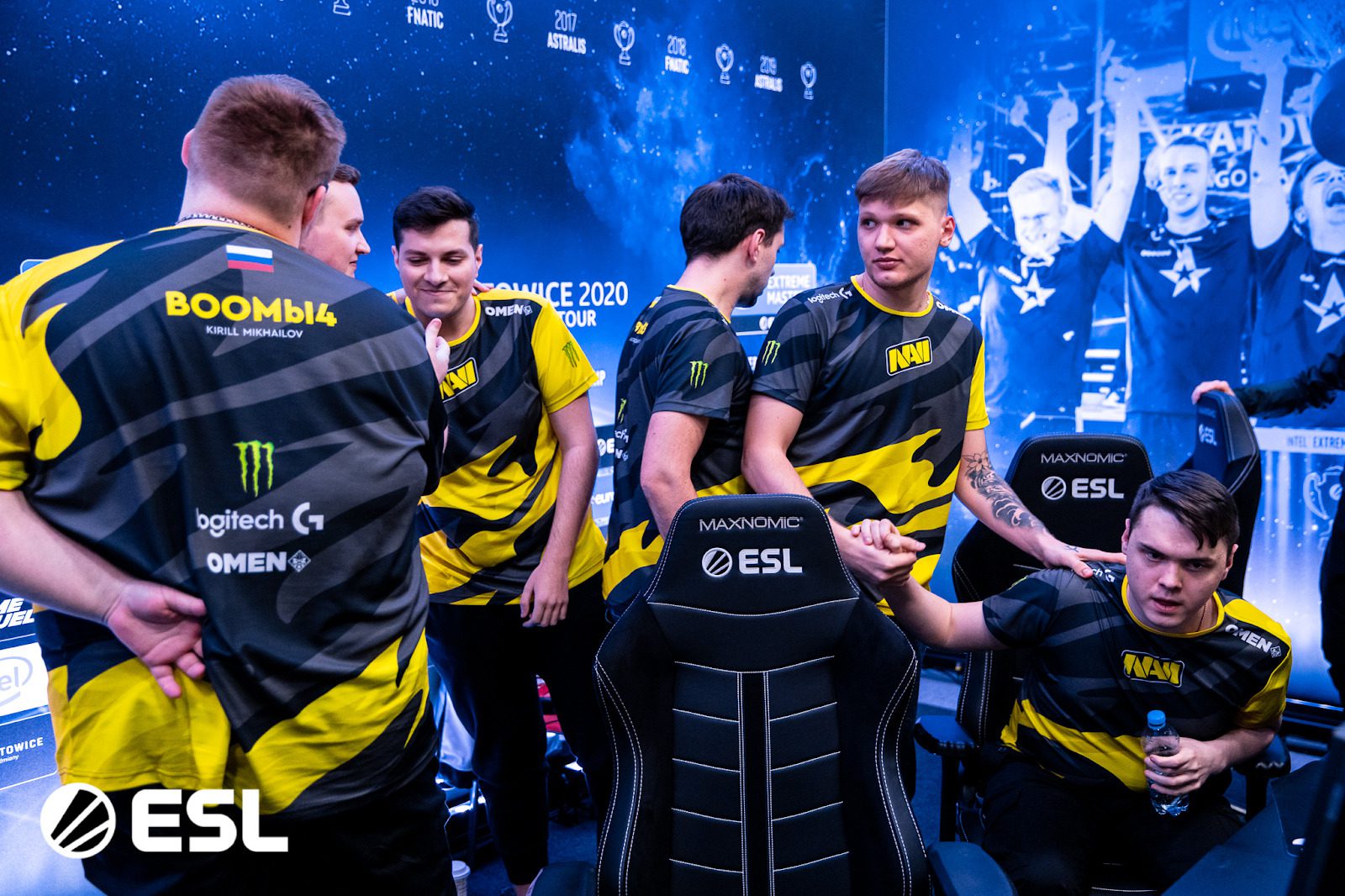 Members of Na`vi before the match