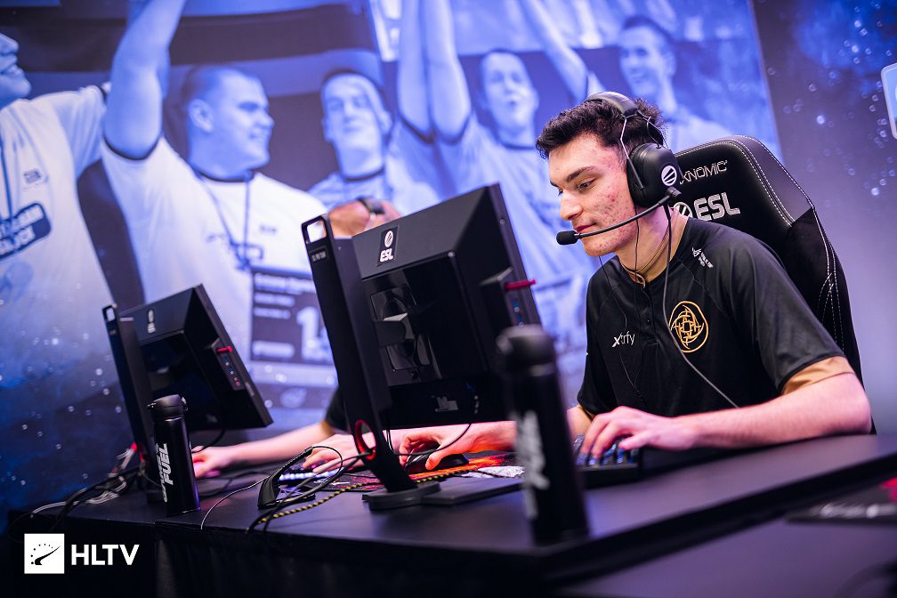 NiP continues to survive and will face Na`Vi tonight