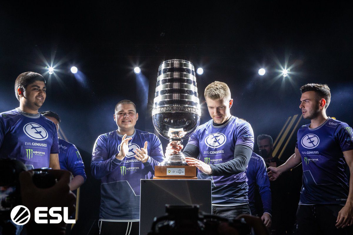 EG members celebrating their ESL One New York championship right in their homeland.