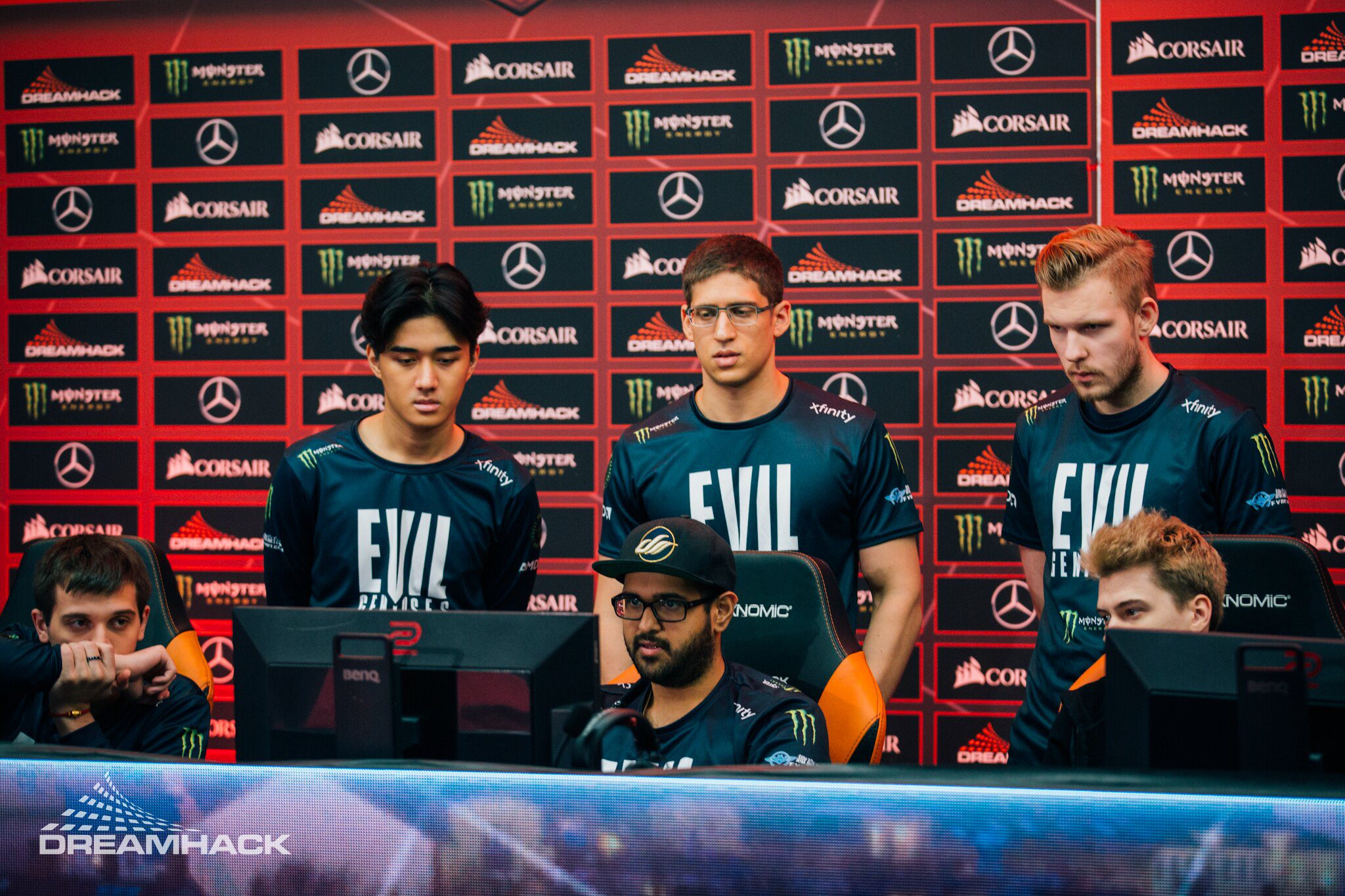 DOTA2 tournaments are very difficult to organize online with teams and players from various regions