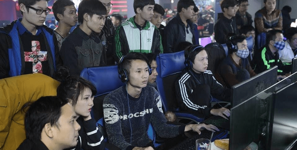 VaneLove and Hoang Mai Nhi reunite for a match