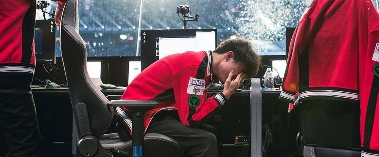 Even a mentally strong person like Faker couldn't hold back when losing to Ambition's SSG