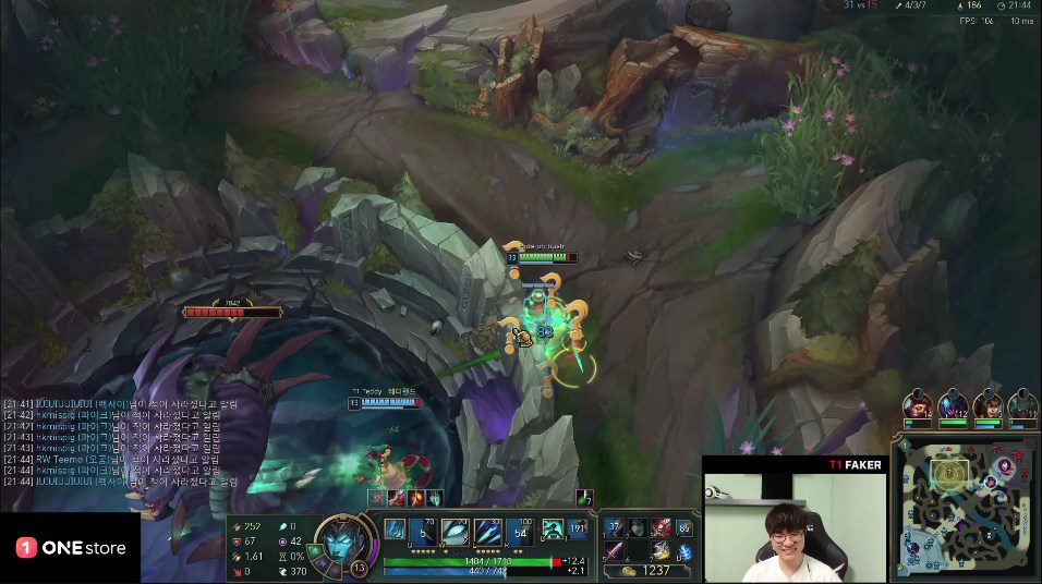 Faker could only laugh as he repeatedly failed to jump over the wall, a seemingly easy task but extremely complex