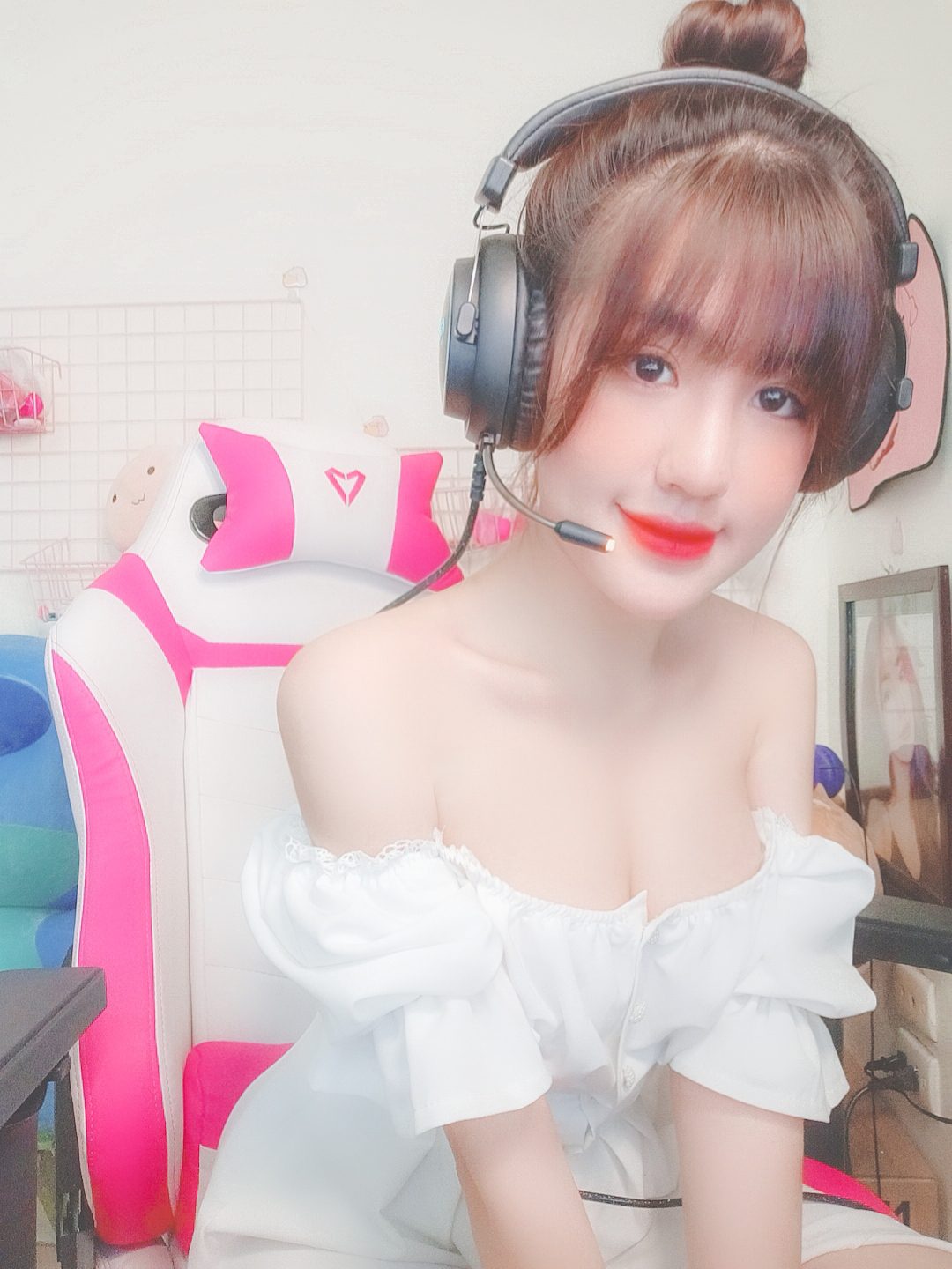 Streamer Thảo Anh with perfect measurements