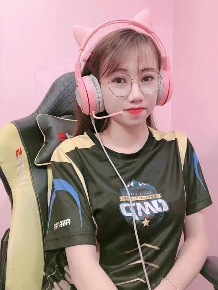 Female streamer Thảo Xì Po
