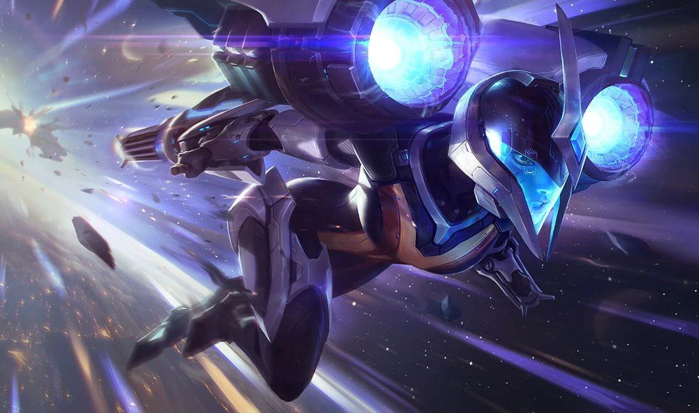 Slayder's Kai'Sa is the primary target for protection from Team Flash