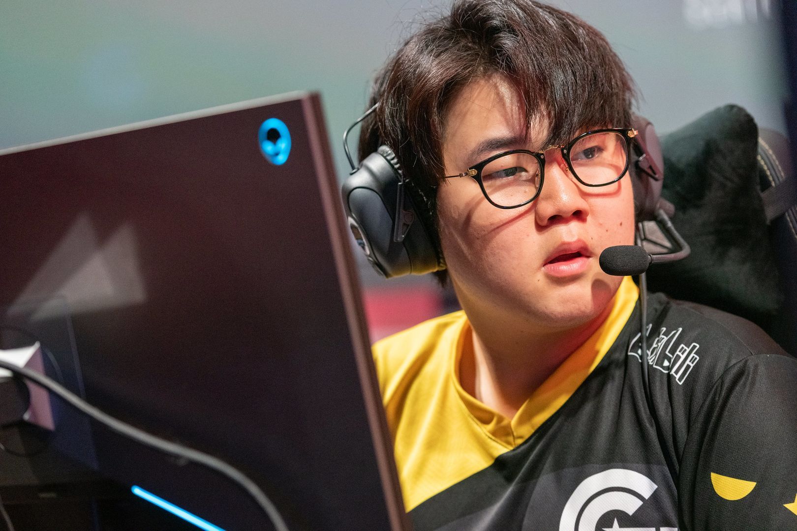 Watching Huni play this spring does not give us the feeling that he is the Korean top lane monster, but just an average LCS player.