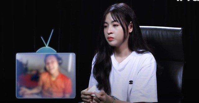 The short clip cut and blurred from Teacher Ba's YouTube channel used in the Viva Network report