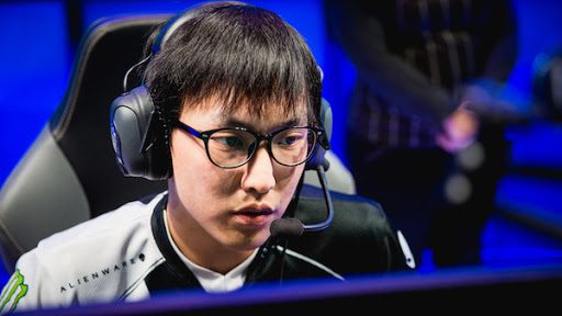 Many fans believe that Doublelift's declining performance is due to pressure from Team Liquid itself