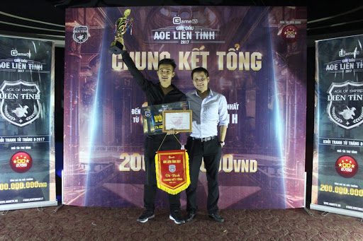 Xuan Thu is a young player with excellent random solo capability!