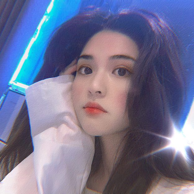 ItsMin is a very beautiful female gamer.