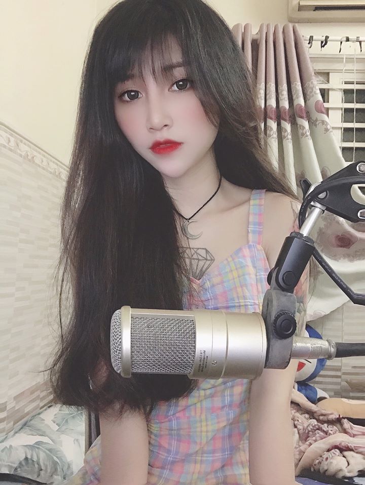 The beautiful looks of the 'mixed' female streamer