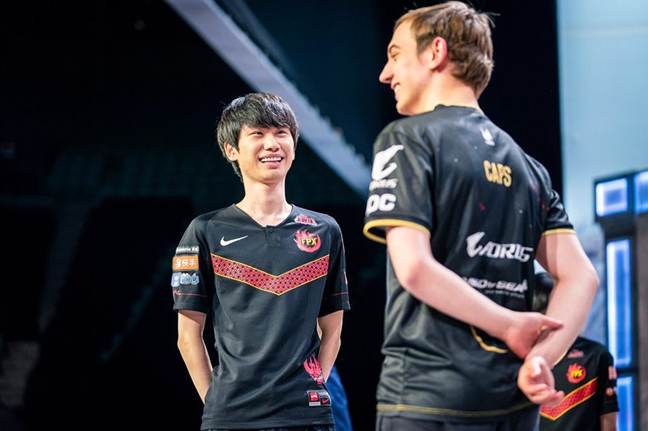 Not only excellent in gameplay, DoinB also has a very humorous personality and is ready to entertain at any time, which is why he is affectionately called 'Ba Gà LPL'