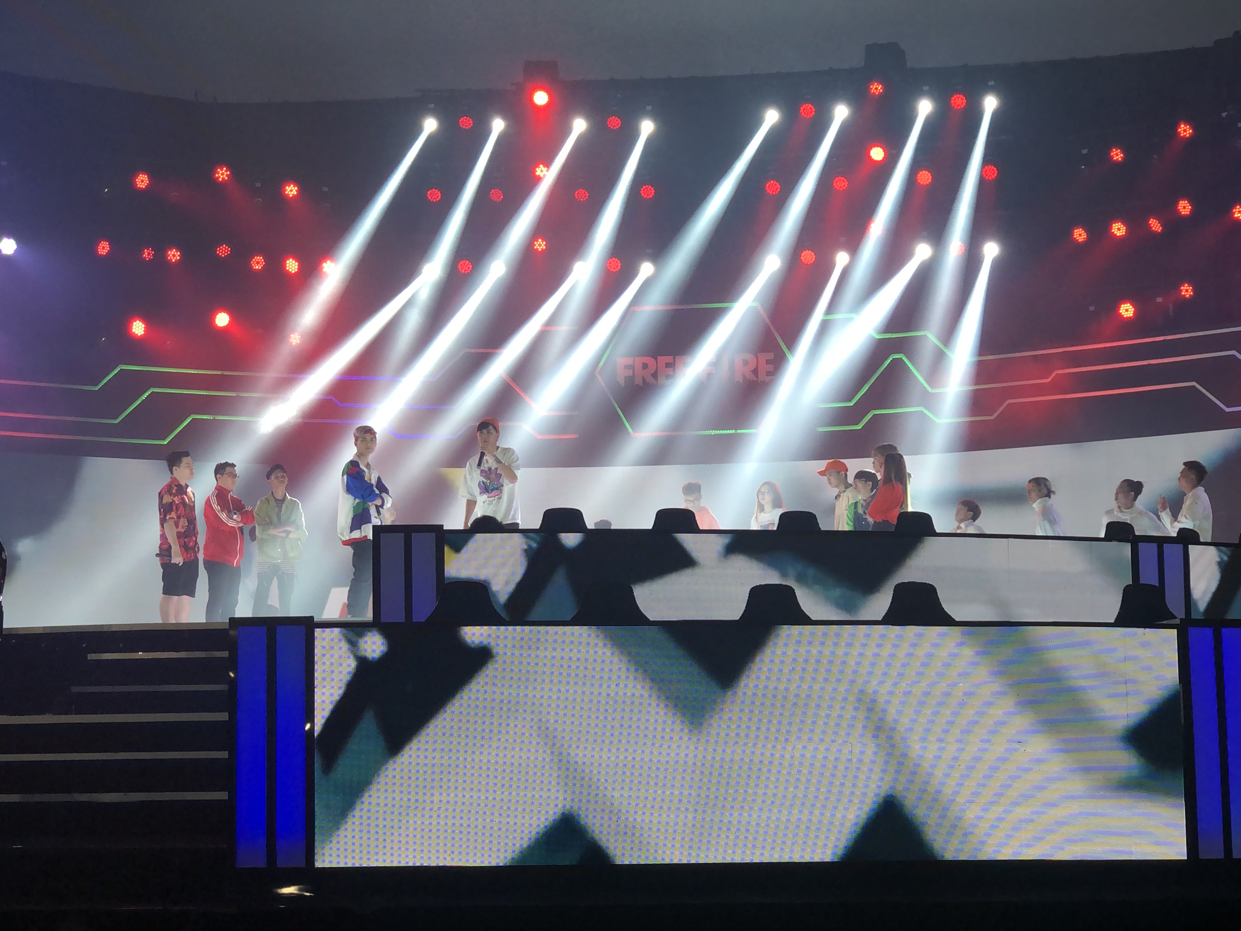 Popular streamers like AS Mobile, Cô Ngân,... kick off with a lively Rap battle