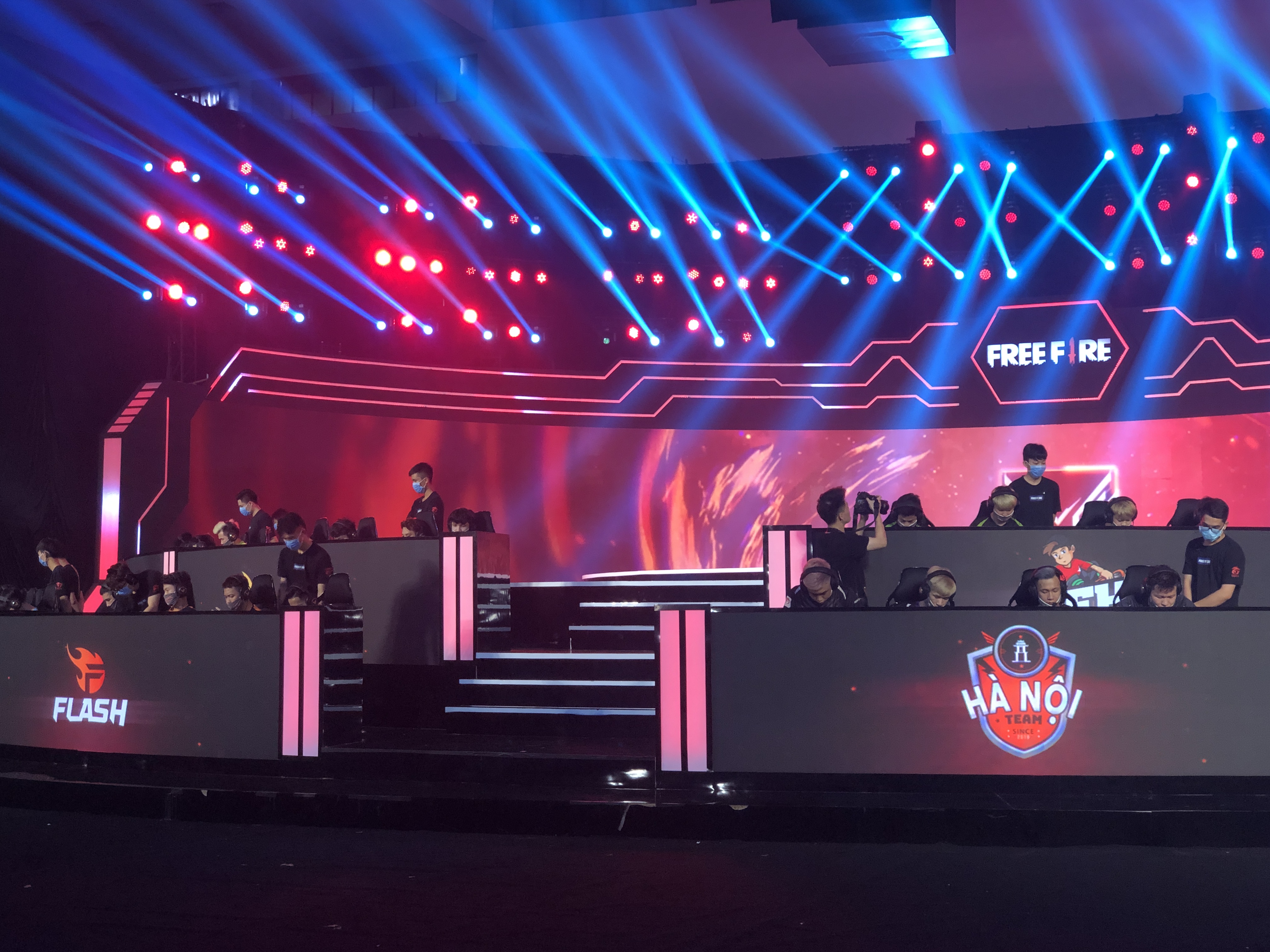 The teams have taken their positions