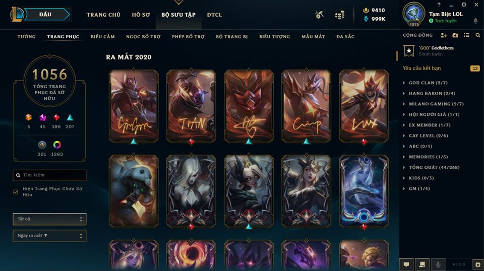 This gamer owns a total of 1056 skins, all special skin versions also include frames or signed versions (for skins honoring the champions of Worlds)