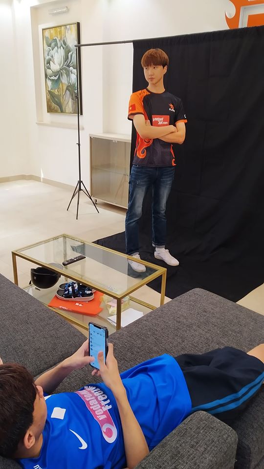 A rare photo of Profit posted by... Yoshino