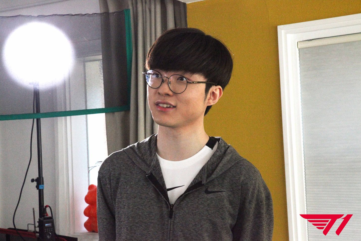 Faker is quite relaxed during his yoga training session