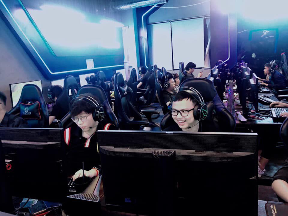 We can envision a bright future for SofM, but perhaps he himself only dreams of a small paradise to indulge in his passion for gaming since childhood
