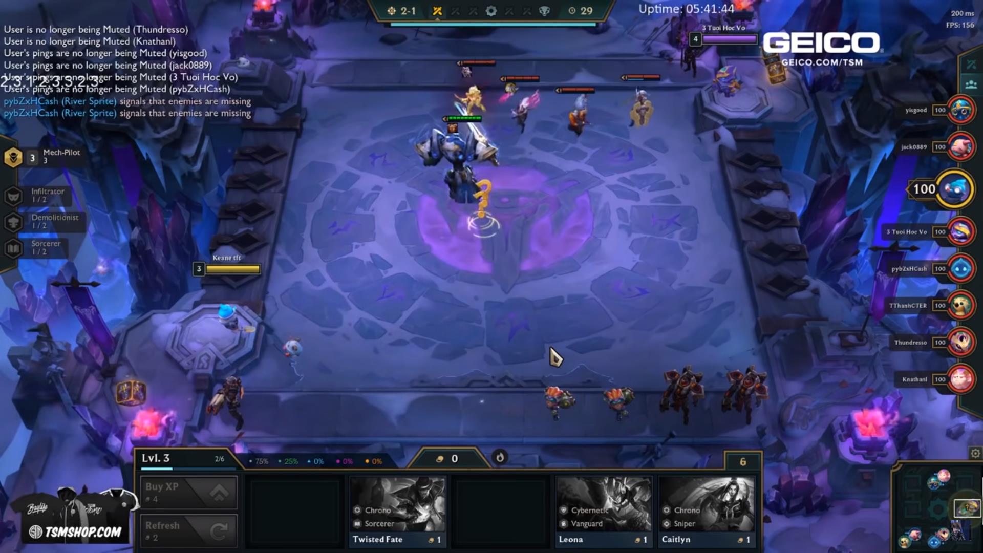 A player with Garen's War Armor in round 2-1 leaves the other 7 players astonished
