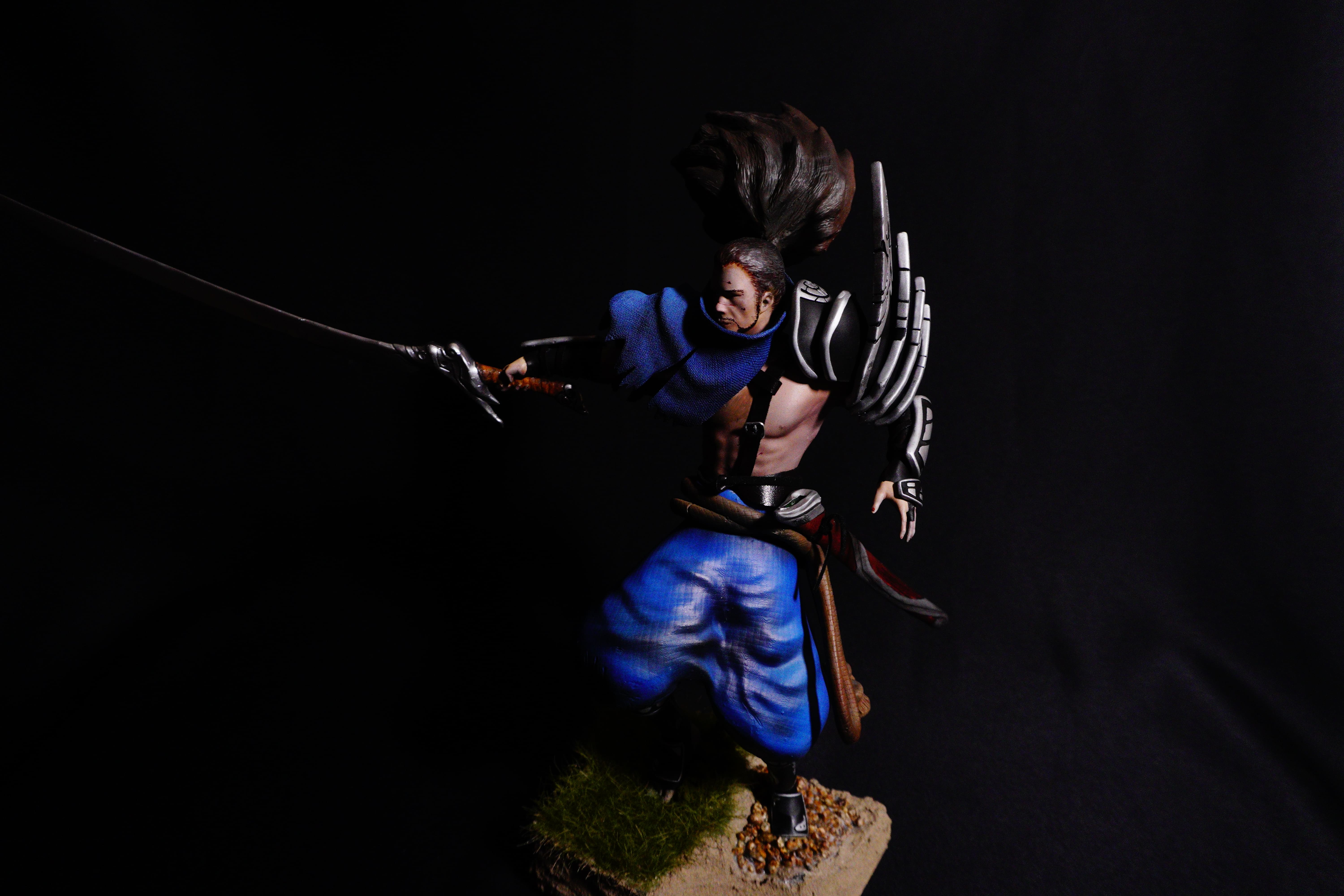 He shared that Yasuo has many small armor pieces and the painting is extremely exhausting, making even the statue frustrating for him.