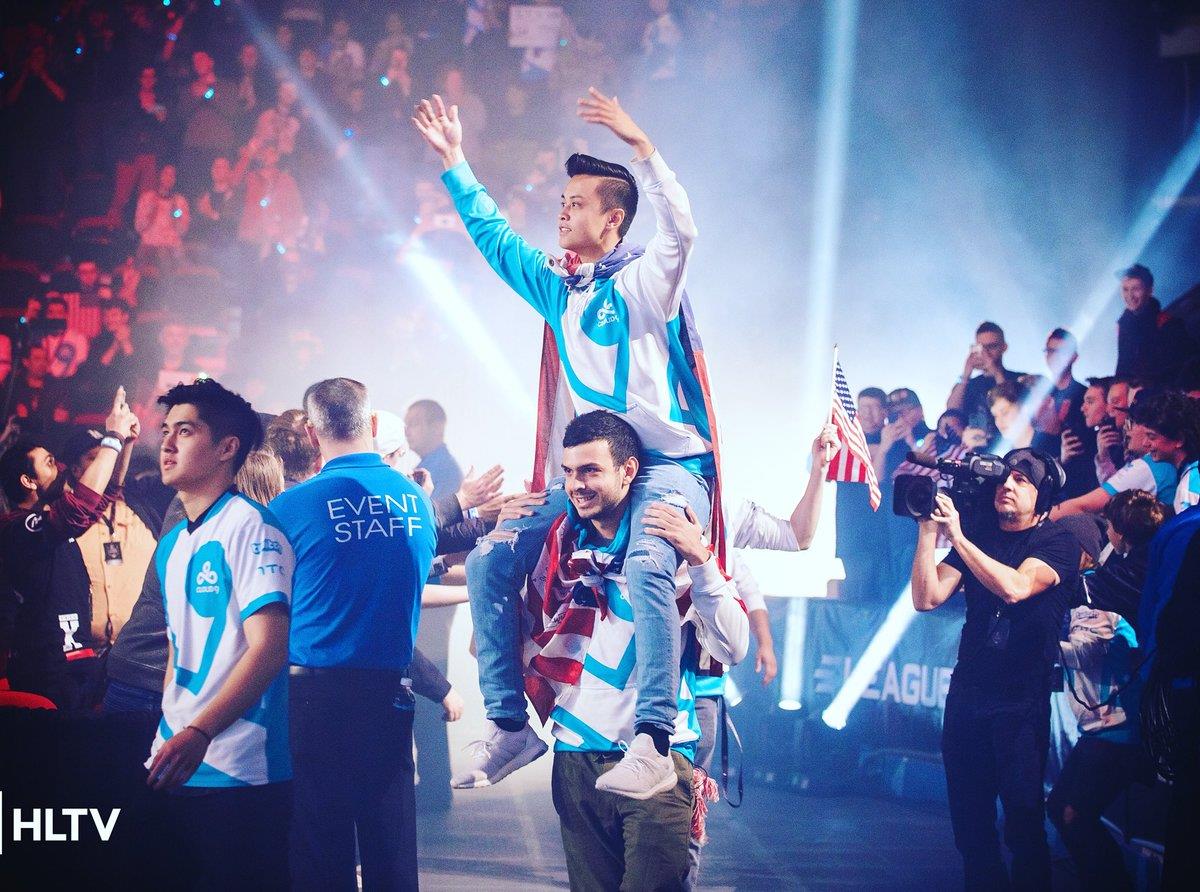Tarik with teammate Stewie2k on his shoulders