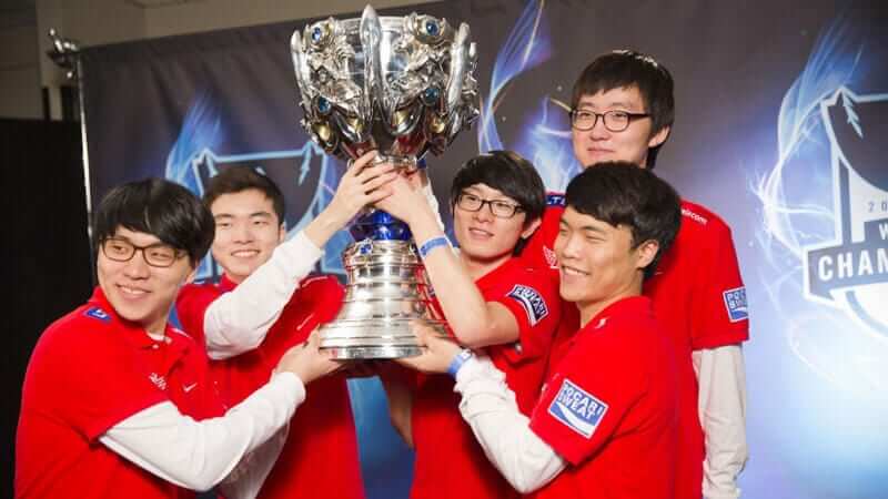 Faker crowned world champion in his first year of professional play