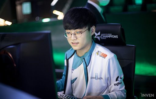 ShowMaker is highly regarded in the mid lane at LCK, perhaps only second to Faker