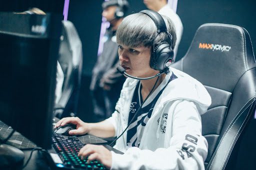 Sorn is trying to adapt to the new playstyle of his new teammates