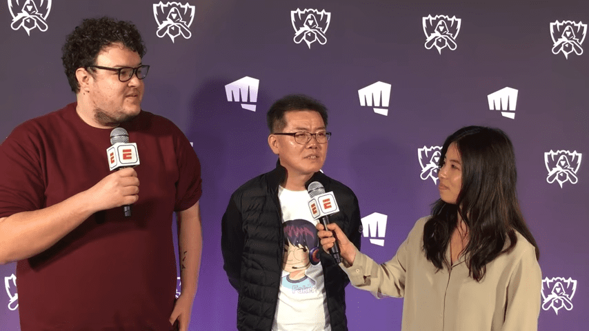 Faker's father being interviewed by ESPN at Worlds 2019