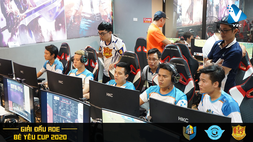 Hanoi excellently overcame Sparta to secure their place in the 4v4 Random category