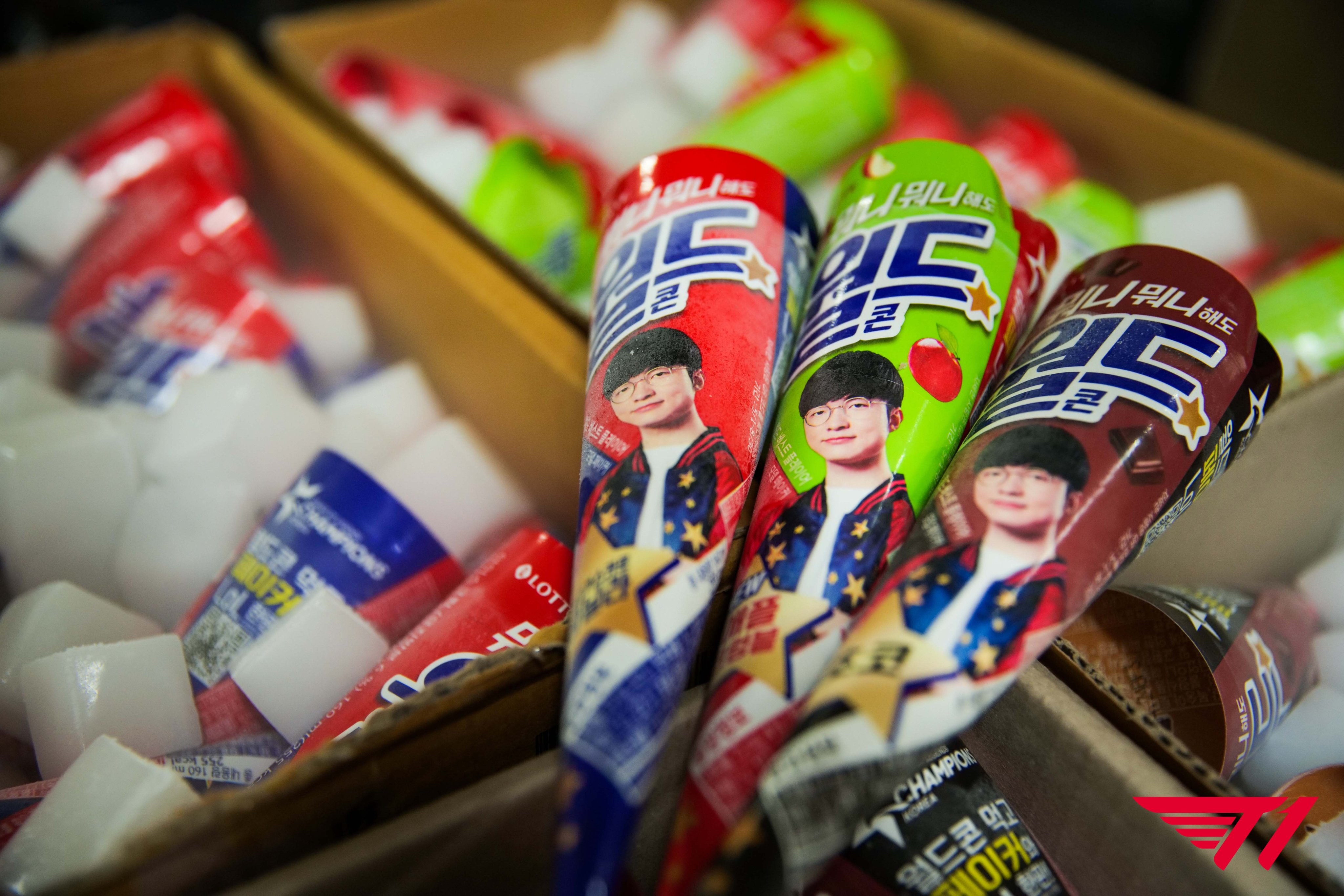 Faker's image will also be printed on the ice cream sticks like this.