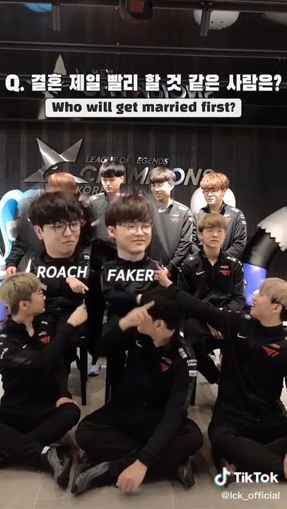 When asked who will marry first, most players chose Roach and Faker
