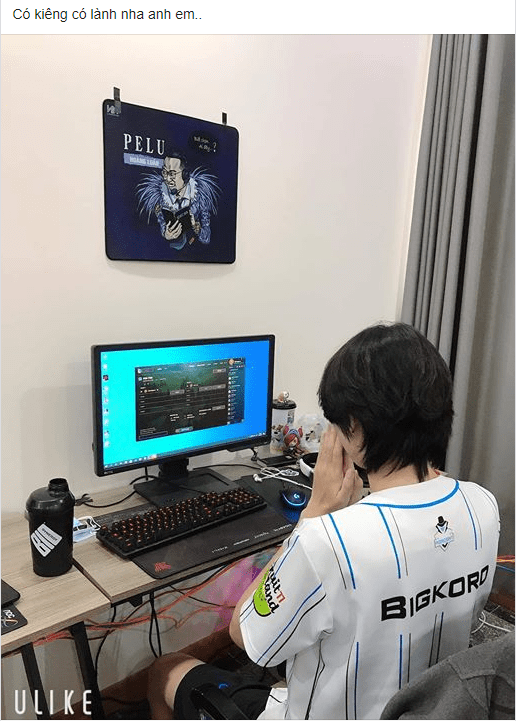 Bigkoro posts a photo praying before 'Pelu' hoping for divine favor?