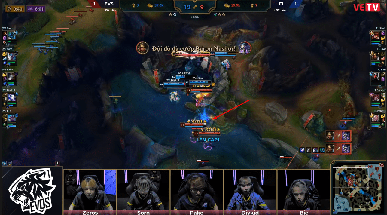 Pake attempts to use Sonic Wave on EGO's position, but the jungler from Team Flash Flashdashes in and steals Baron.