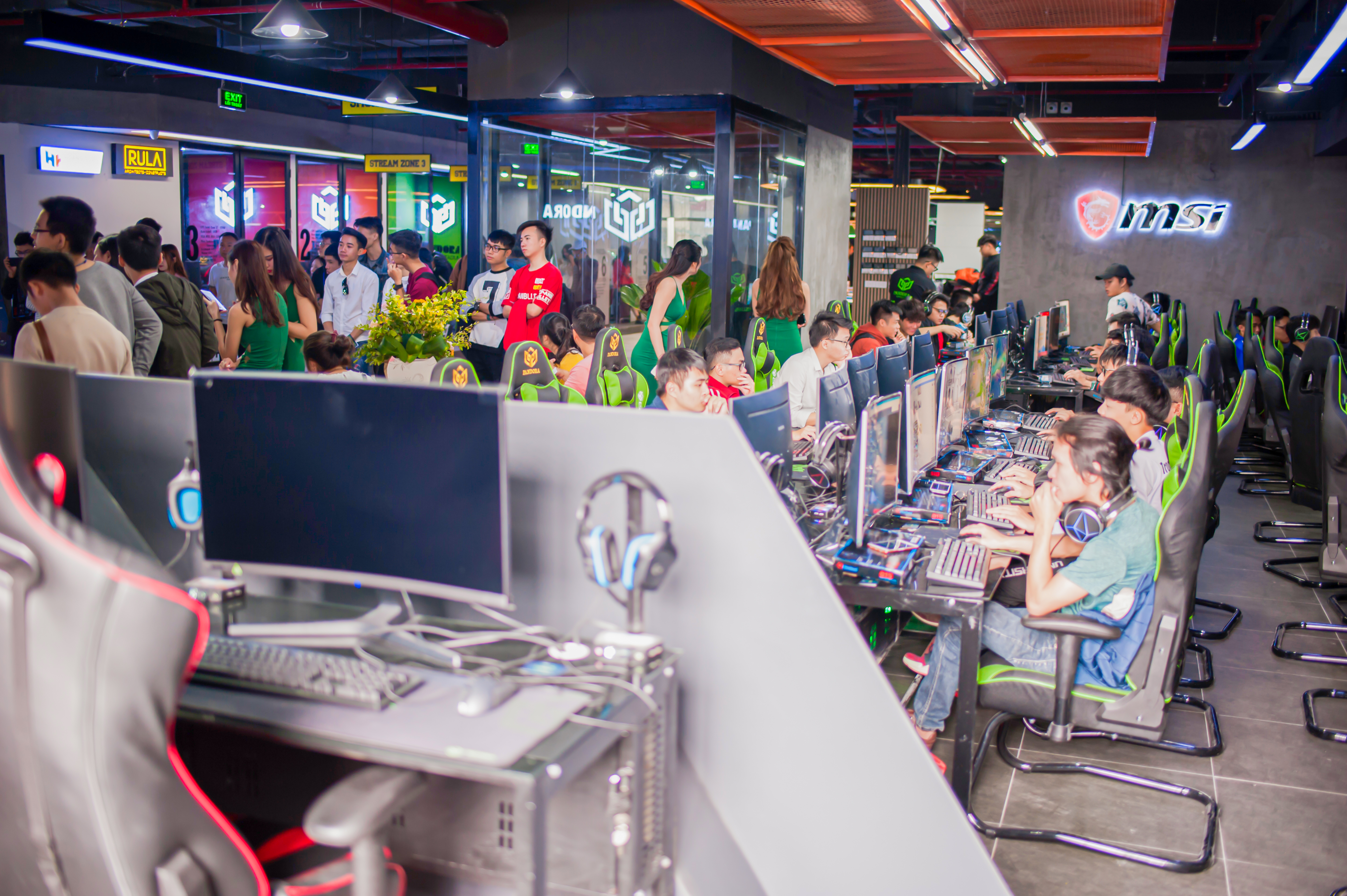 Become a part of Pandora Tournament, gamers will have the opportunity to experience the excitement and intensity of a grand, professional esports tournament with high-end, modern facilities and components