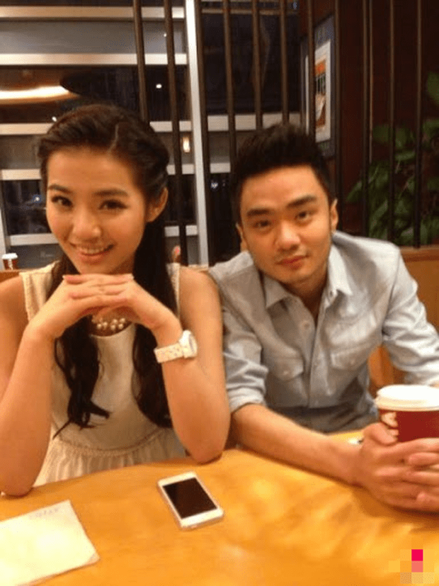 Xiao8's love story is likened to a fairy tale.