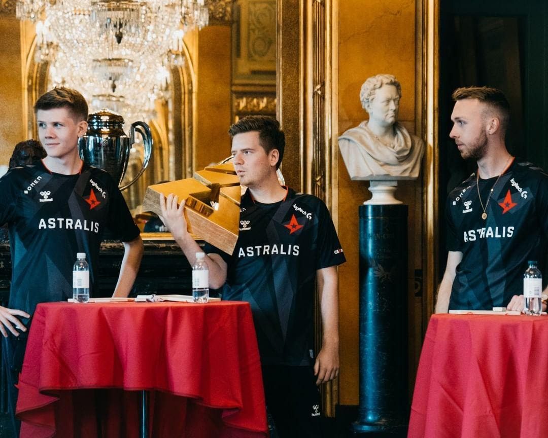Bubzkji (far left) will replace Xyp9x on the Nuke map