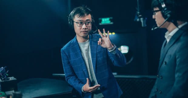 Commentator Hoàng Luân stated, 'At the time when Faker scored 10, no one else scored 8, let alone 9,' highlighting the Demon King's prominence in his generation.