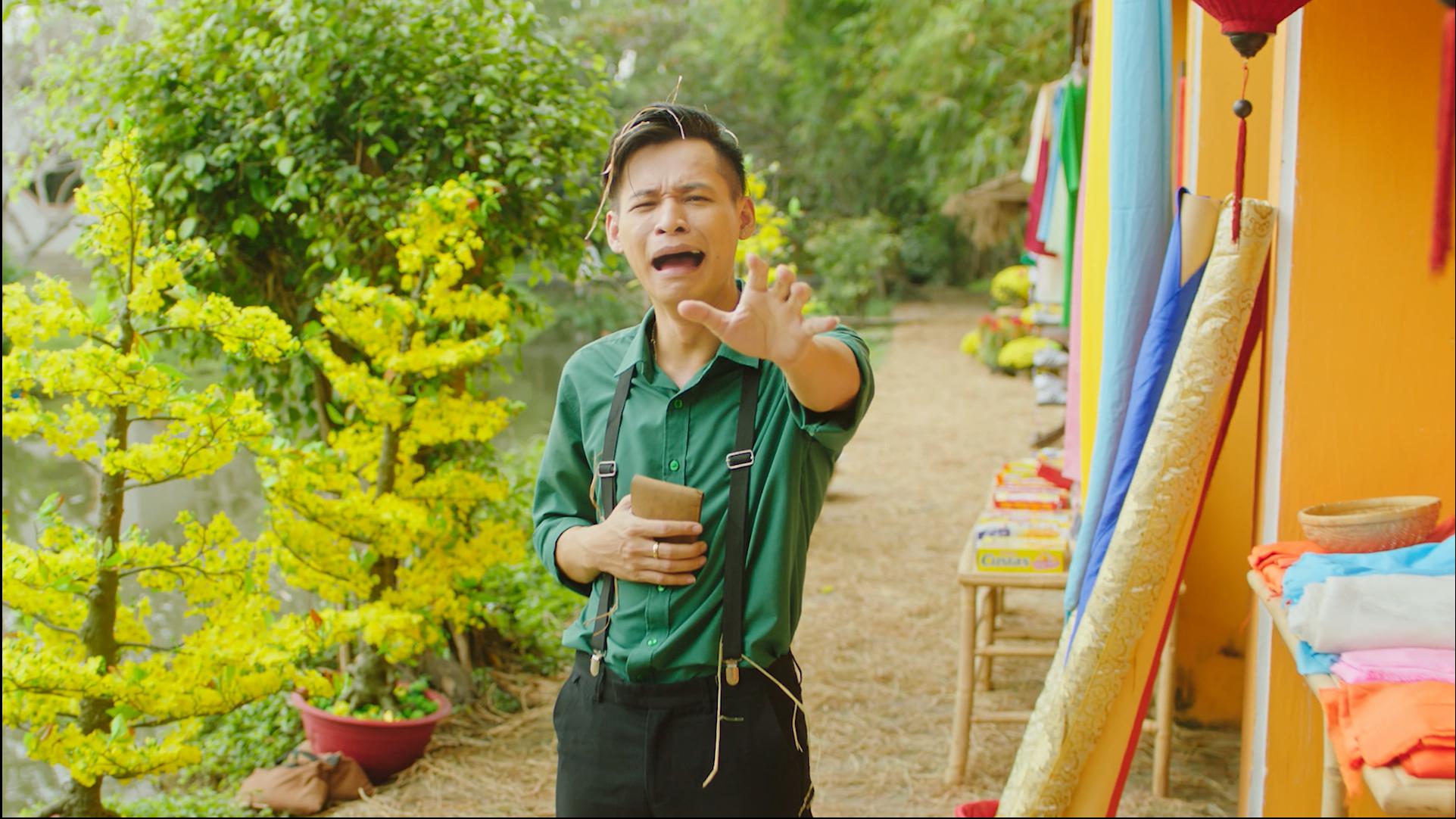 Độ Mixi is crying his heart out.