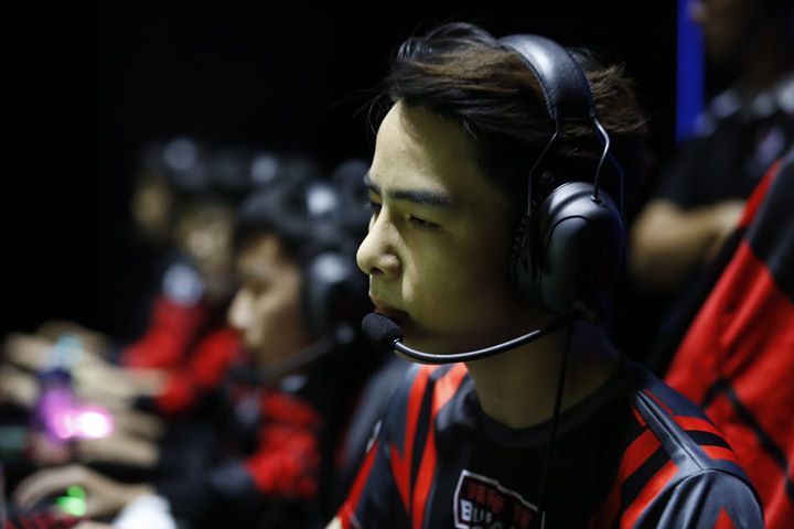 According to Bynjee, PVB is the only team that allocates all resources to the top lane, thanks to Zeros' ability to 'carry'. Zeros is the 'pride' of the Vietnamese esports community. Zeros' talent is expected by the international League of Legends community to continue creating new miracles at the 2018 World Championship.