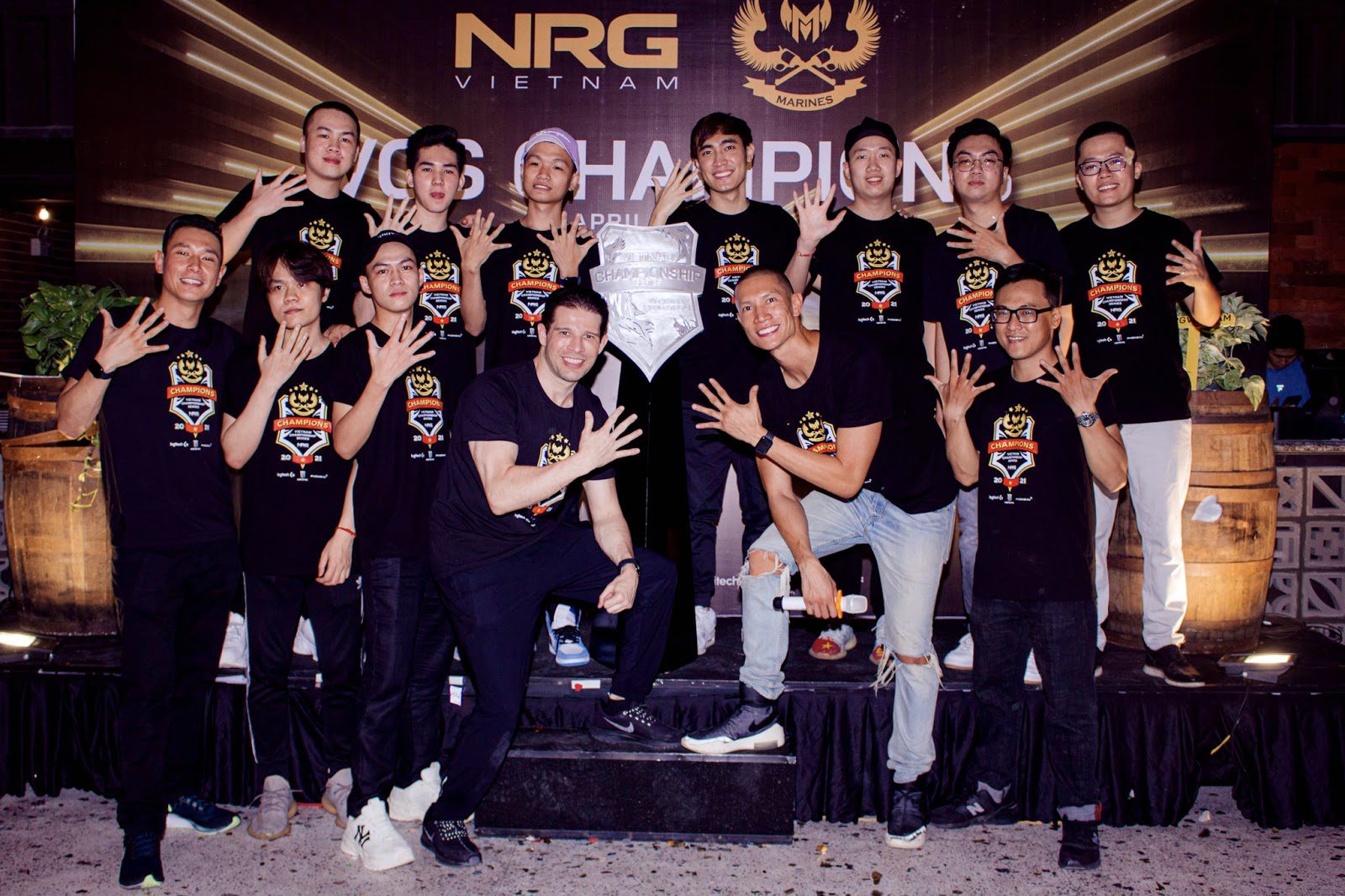 Mr. Randy Dobson, Chairman of CMG.ASIA with CEO of NRG Asia - TK Nguyen & GAM members at the welcoming event for GAM joining NRG Asia