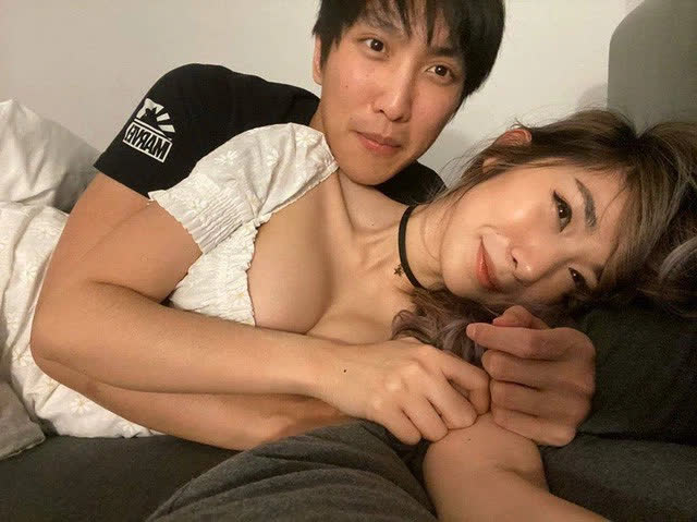 Doublelift and his girlfriend Leena