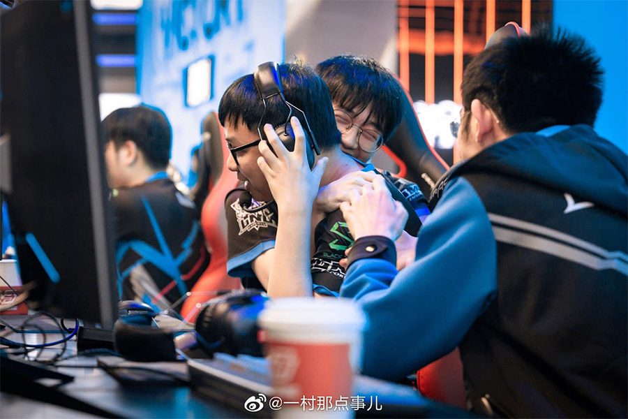 FenFen has a very close relationship with SofM, even though they were teammates for only half a year