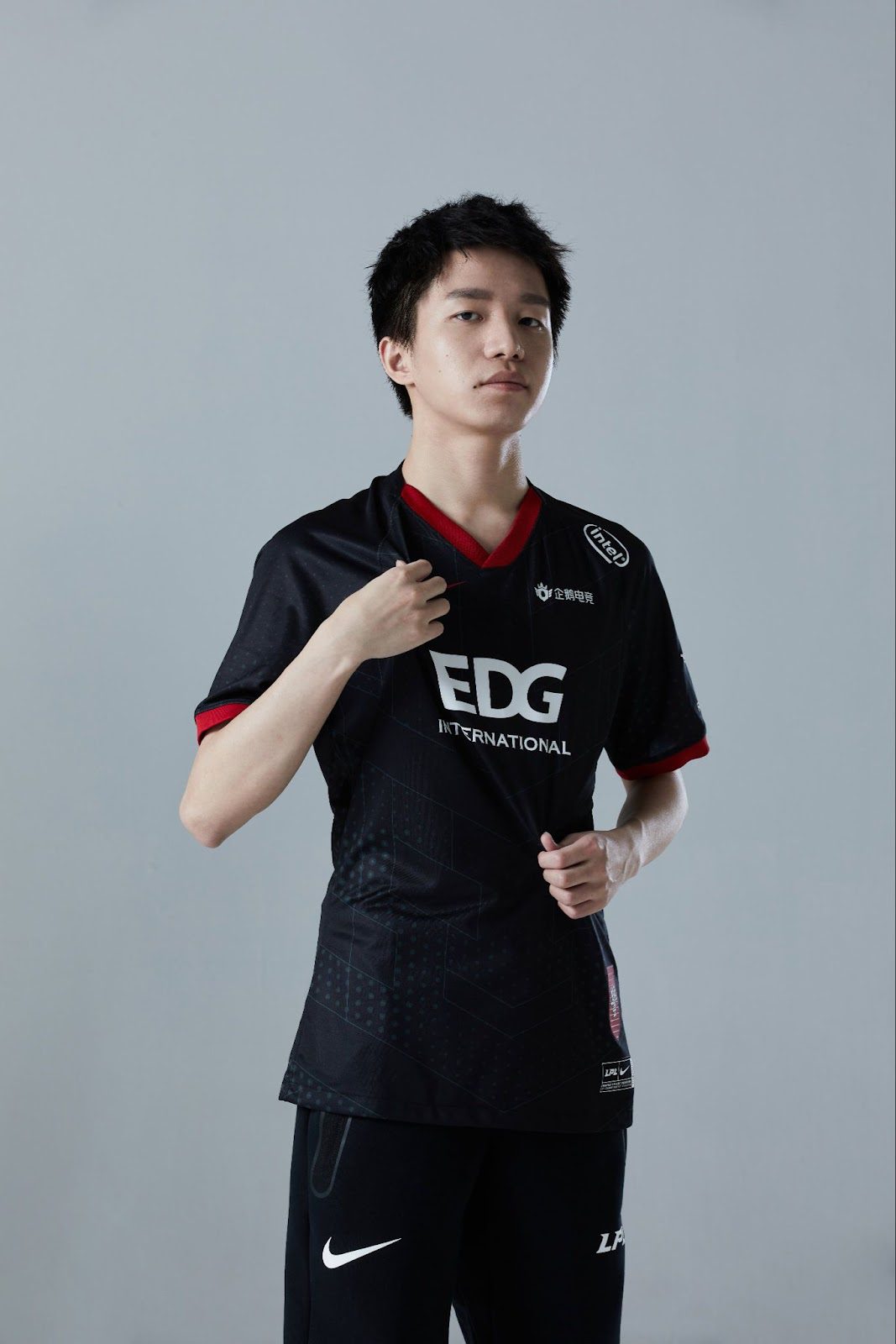 Clearlove returns to LPL in Edward Gaming colors after 841 days