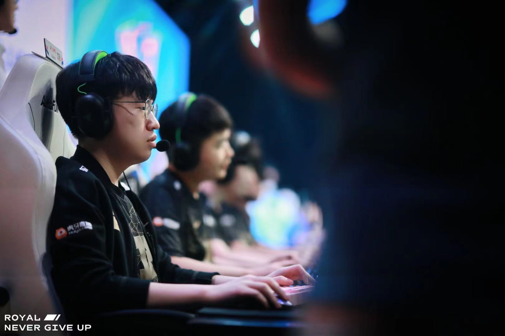 RNG lost to LNG with a score of 1-3 in round 3 of the LPL Summer 2021 playoffs
