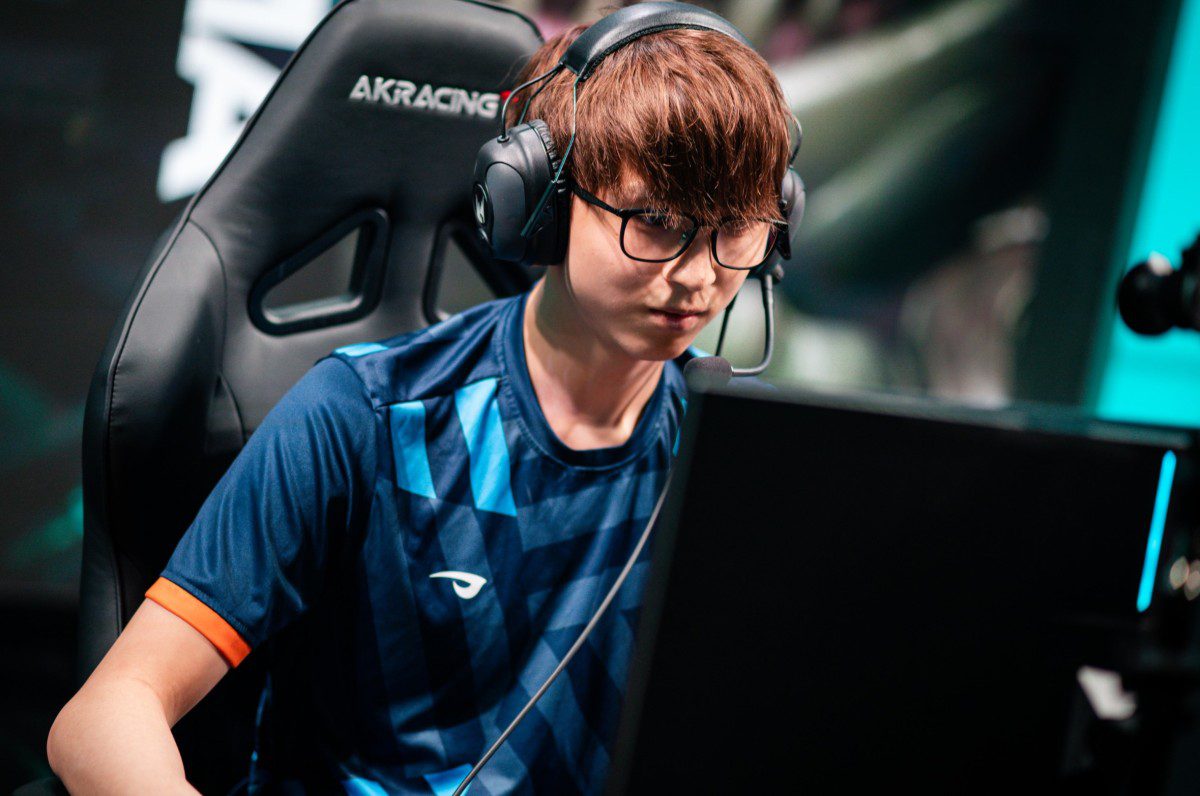 Hans Sama is the brightest star of Rogue