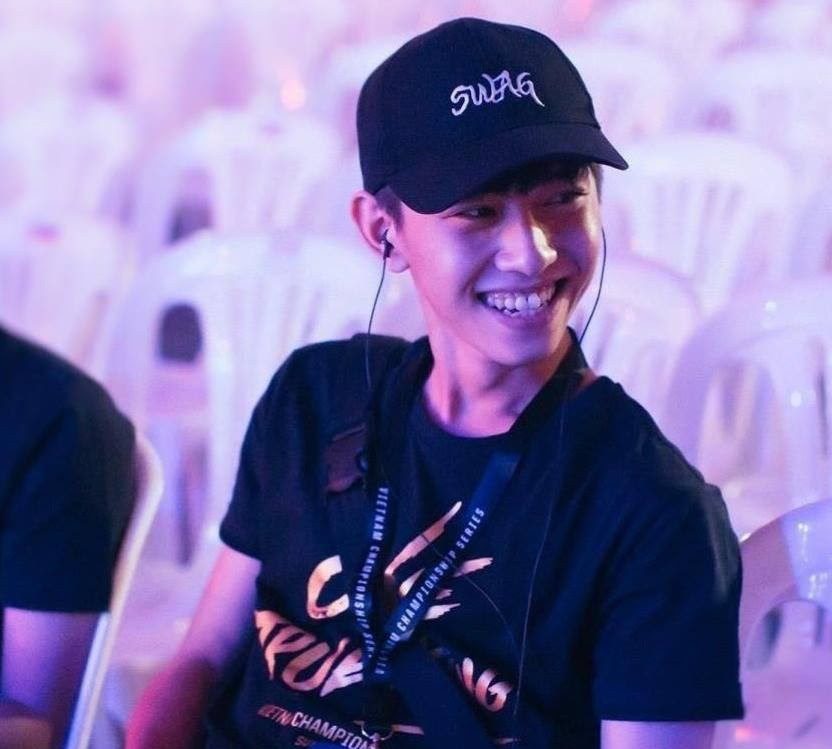 Learning and training are essential for the development of Vietnamese players, according to commentator Văn Tùng