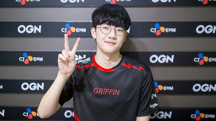 Viper was once a teammate of “boy-one-champ Zoe” during his time competing for Griffin in the LCK