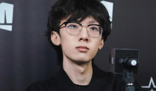 Baolan's girlfriend is a hardcore fan of NARAKA: BLADEPOINT